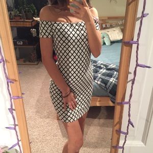 ⭐️4 for $30⭐️black and white off the holder dress